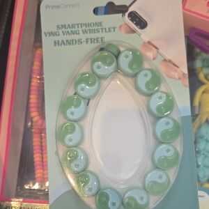 Green Yin Yang Smartphone Wristlet Hands-Free Strap